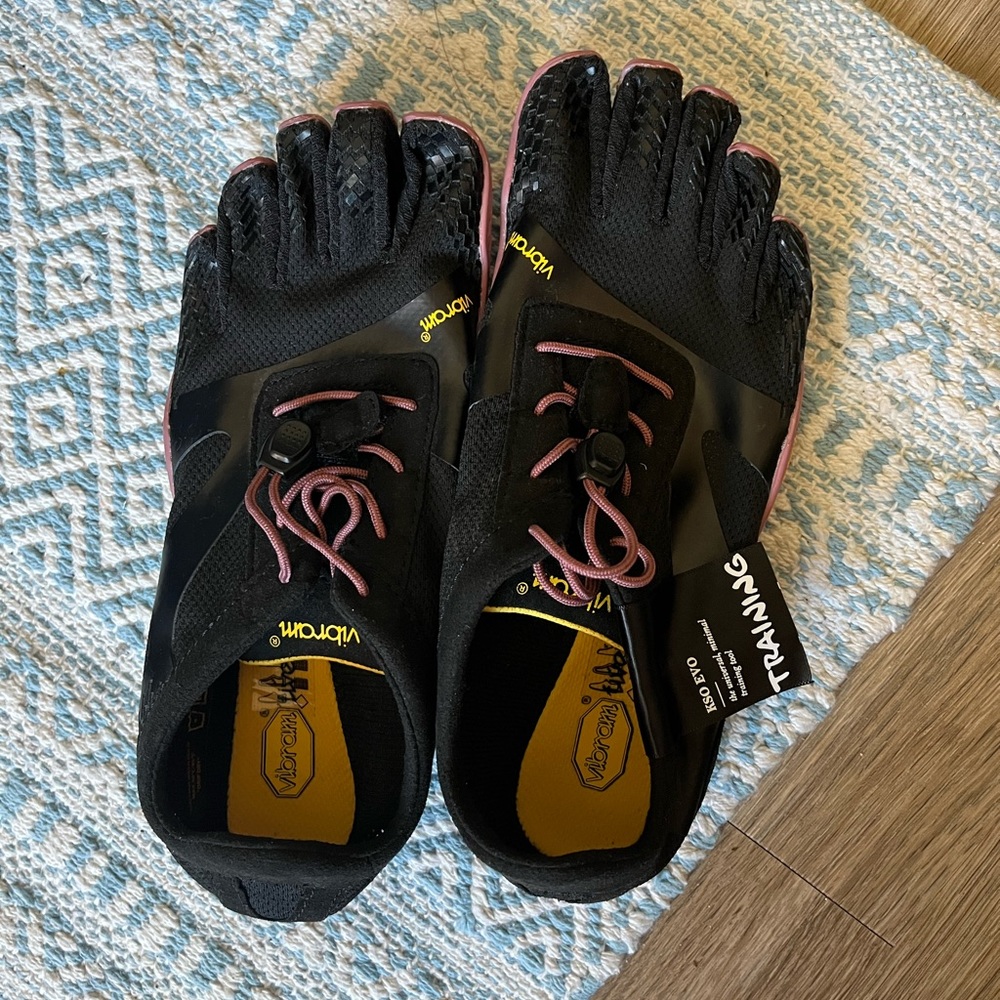 Vibram Black FiveFingers Minimalist Toe Training Shoes